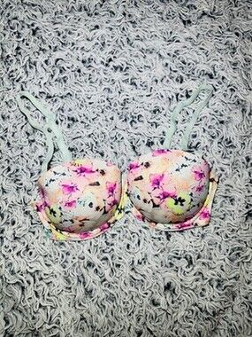 Women's (34C) VS Pink Wear Everywhere Multi Way Push Up Floral Pattern VTG 06/13